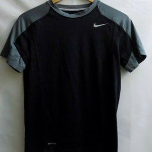 Boys Nike Dri-Fit Short Sleeve Shirt Size Large